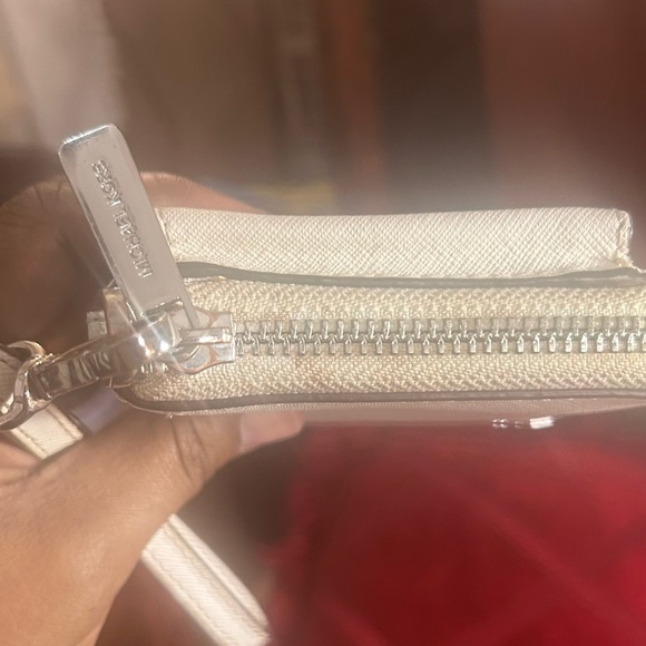 •SALE•Michael Kors Cream Wallet with a Wristlet Strap: Clean Used Condition - Picture 12 of 16